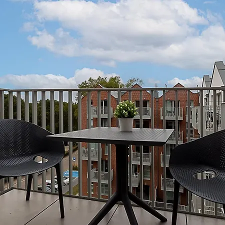 Vacationclub - Green Port Apartament 511 科沃布热格